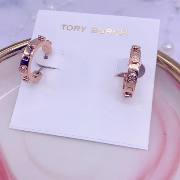 NWOT  Tory Burch Rose Gold Small Raised Logo Hoop Earrings - Picture 1 of 6